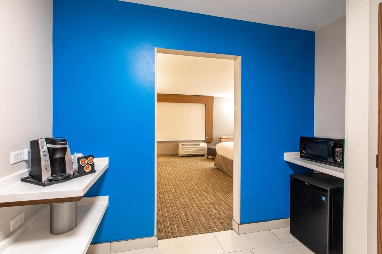 Holiday Inn Express & Suites Greenville S - Piedmont By Ihg Dış mekan fotoğraf