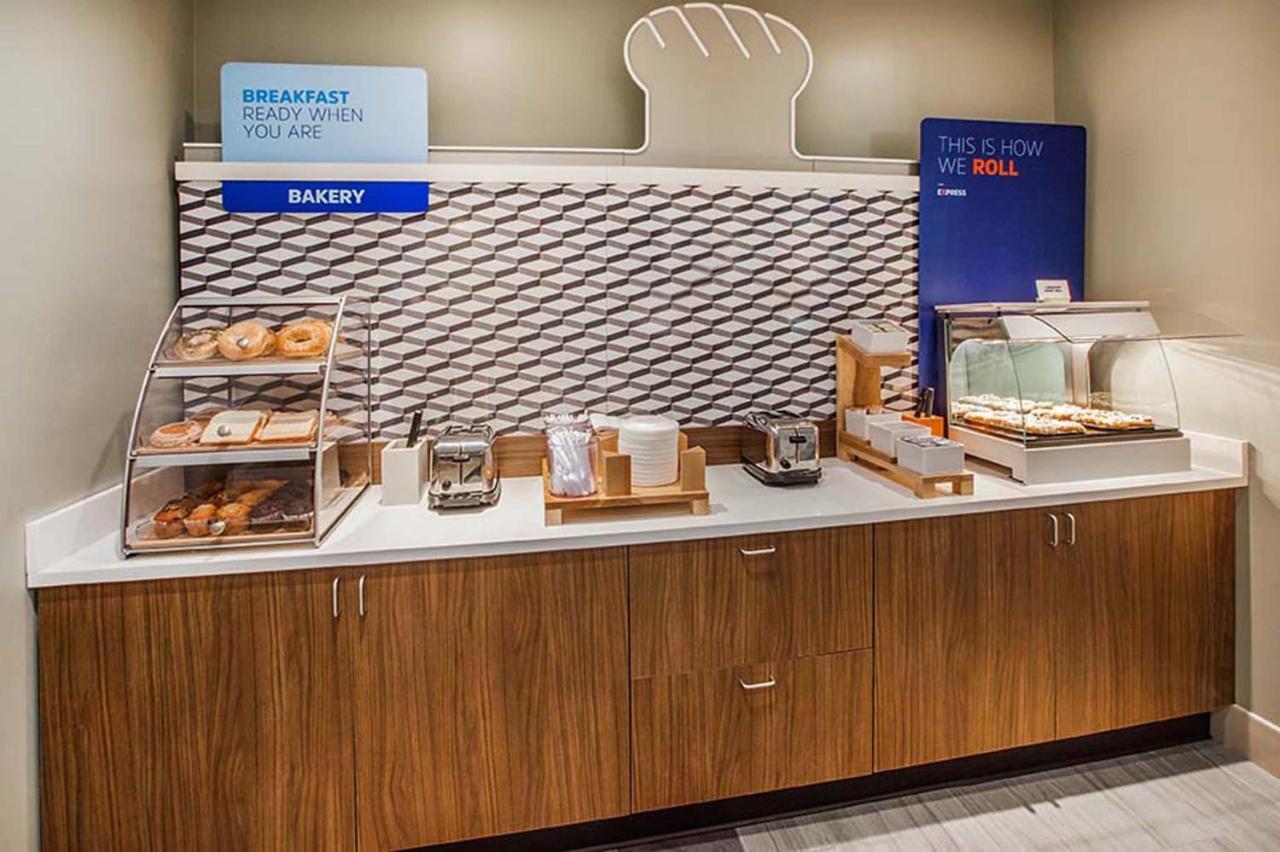 Holiday Inn Express & Suites Greenville S - Piedmont By Ihg Dış mekan fotoğraf